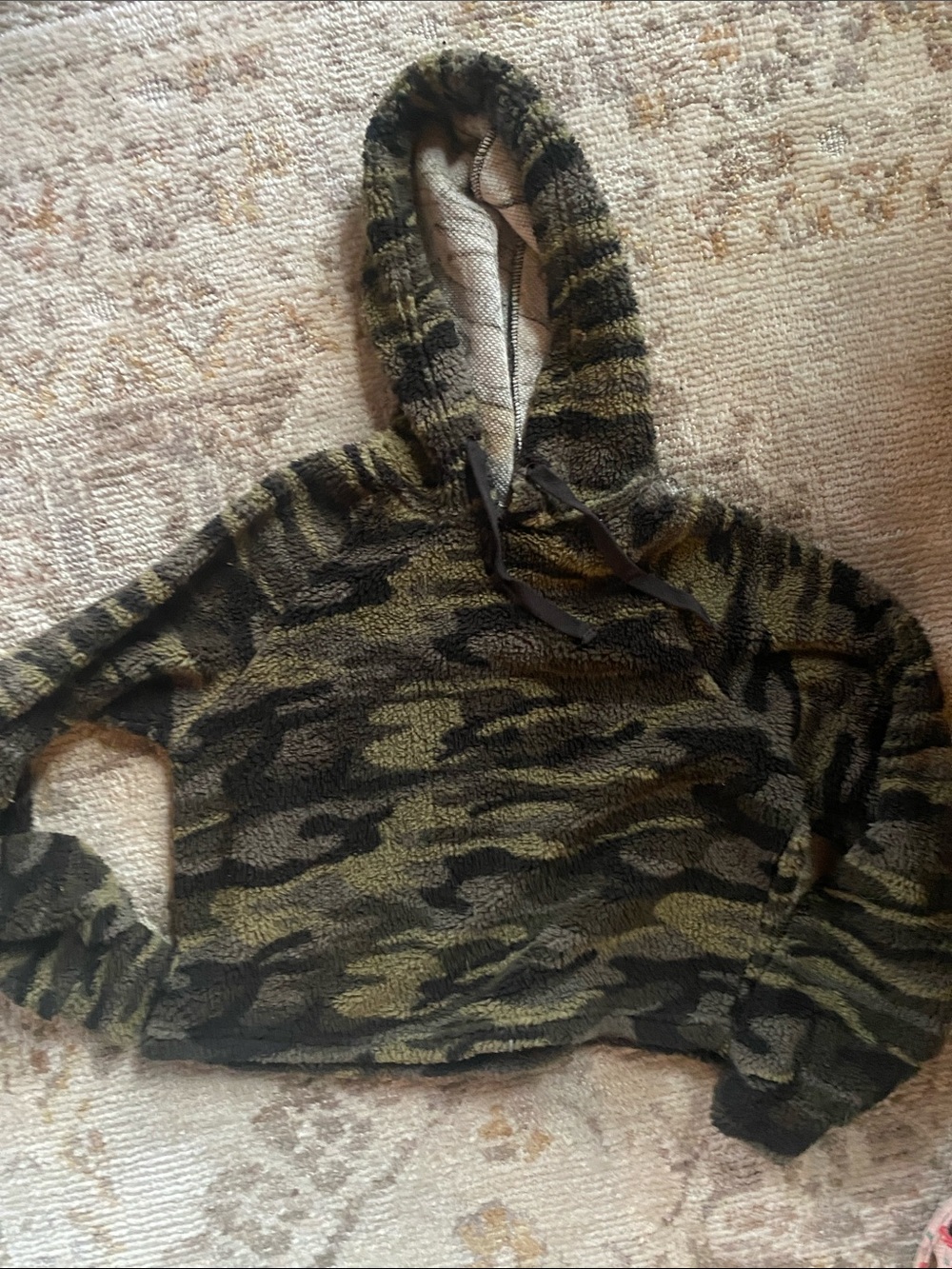 Cozy Olive Green Camo Hooded Sweater fleece small